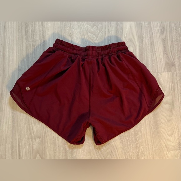 Lululemon Hotty Hot Shorts II Long 4” Deep Rouge Size 4 – Rare Retired Color - Picture 8 of 9